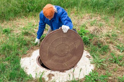 Septic Tank Odors? Here’s What’s Going On and How to Fix It